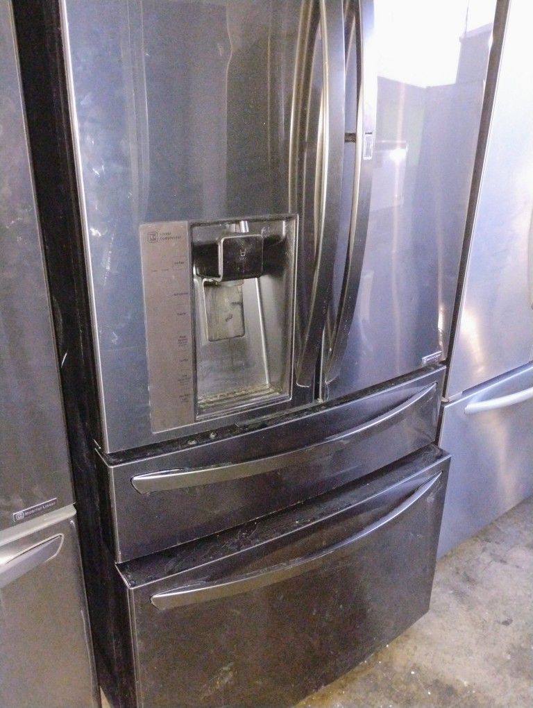 Refrigerador 4 DOORS BLACK STAINLESS STEEL WITH ICE DISPENSER