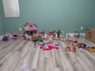 Huge Barbie lot