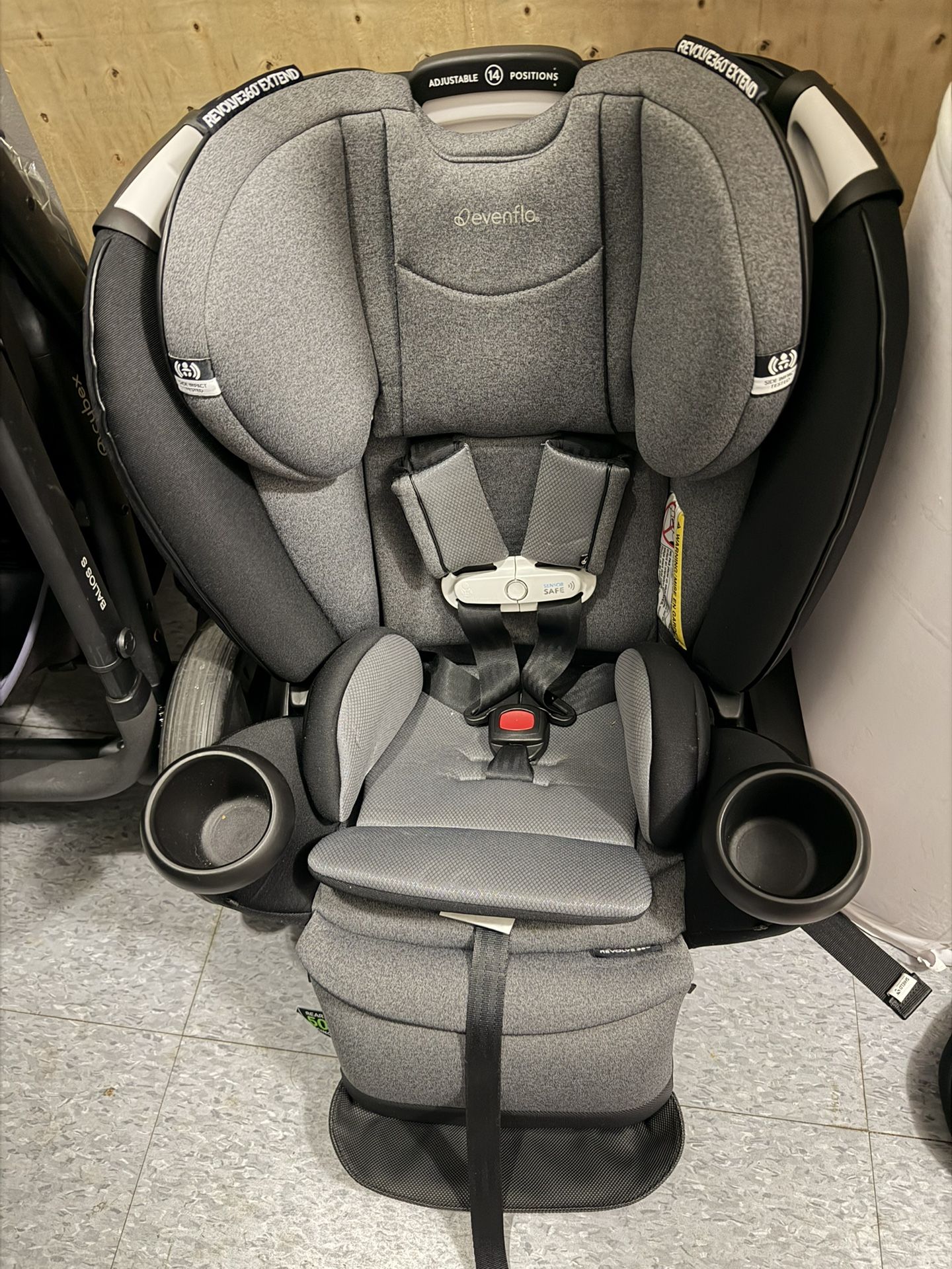 Evenflo Revolve 360 Extend All-in-One Rotating Convertible Car Seat