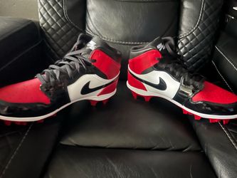 Men’s Jordan football cleats