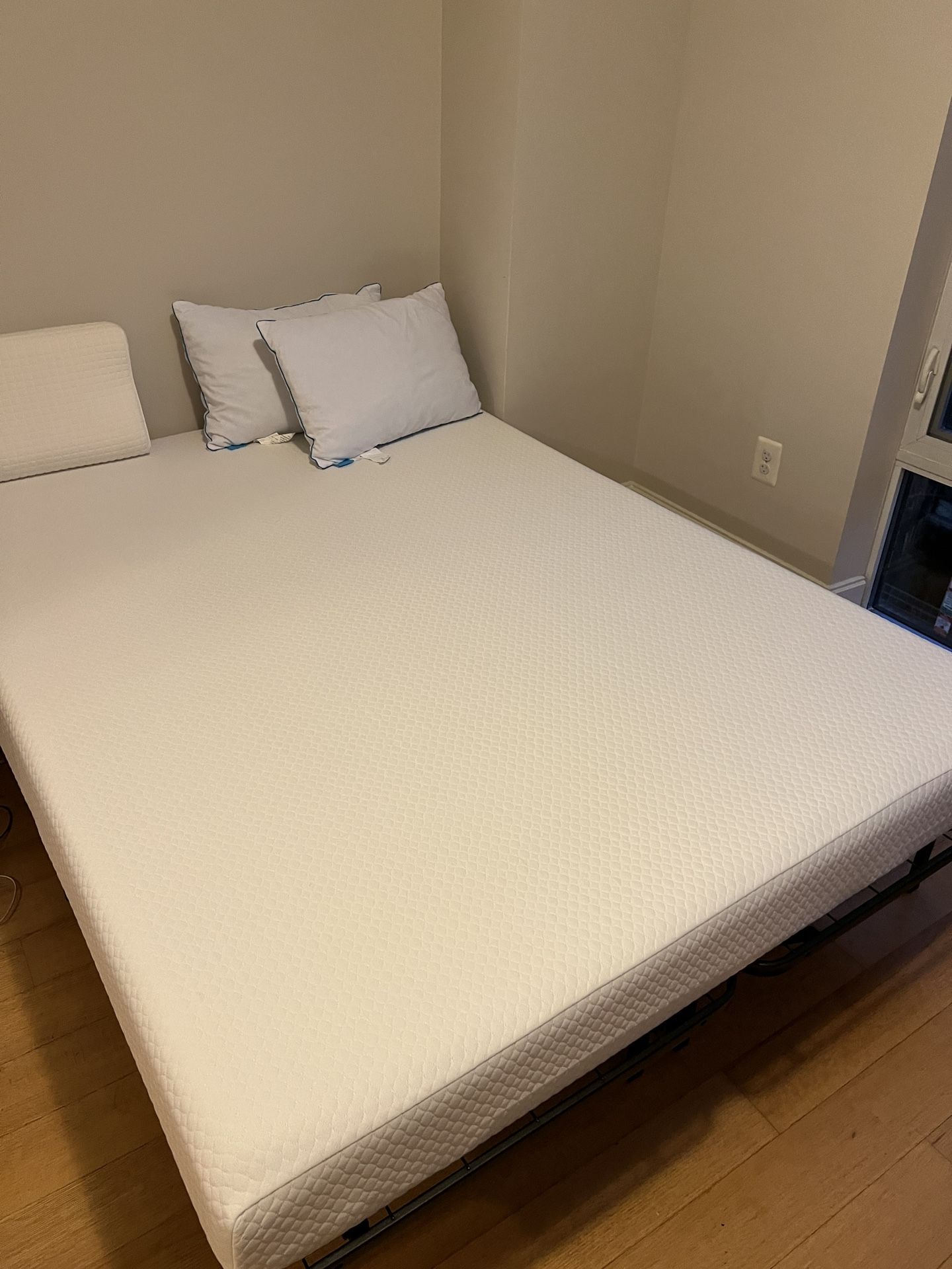 JHU DC Campus Grad Sale — Queen Size Mattress