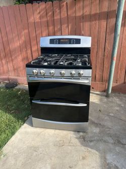GE double oven Gas range