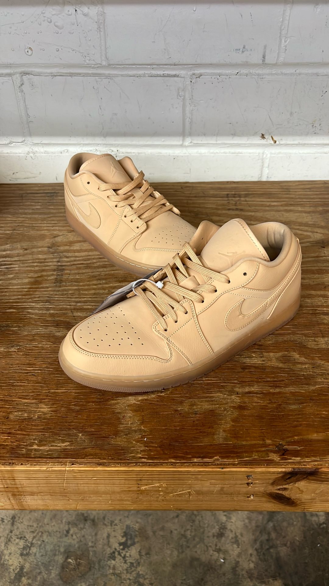 Jordan 1 Low SE Sand Size 11.5 (women’s)