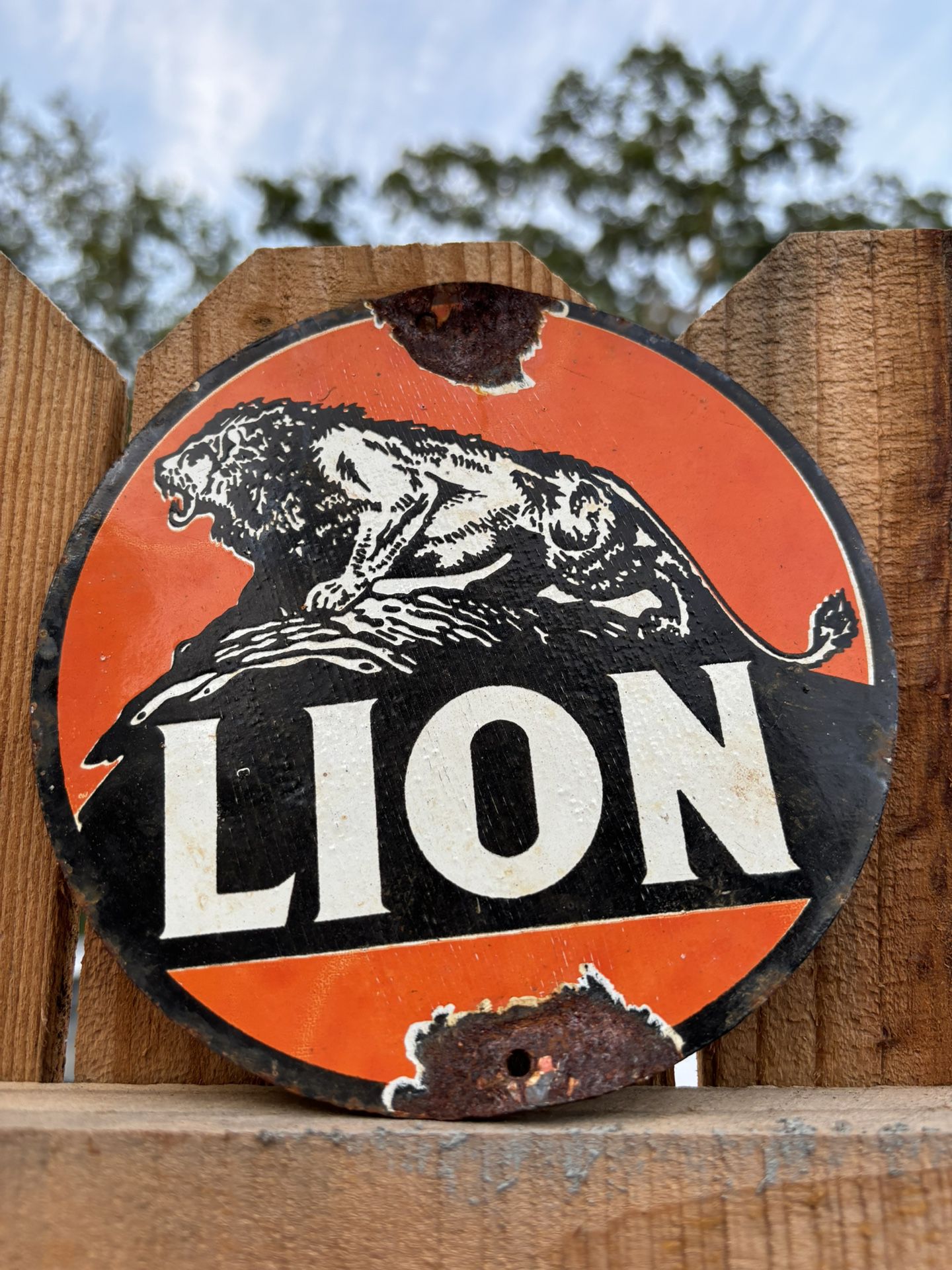 Lion Oil’s Porcelain Advertising Sign 6 Inches 