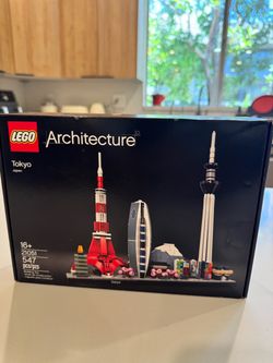 LEGO ARCHITECTURE:  RETIRED Tokyo (21051)