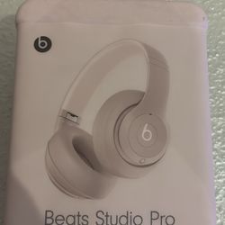Beats Studio Pro (White)