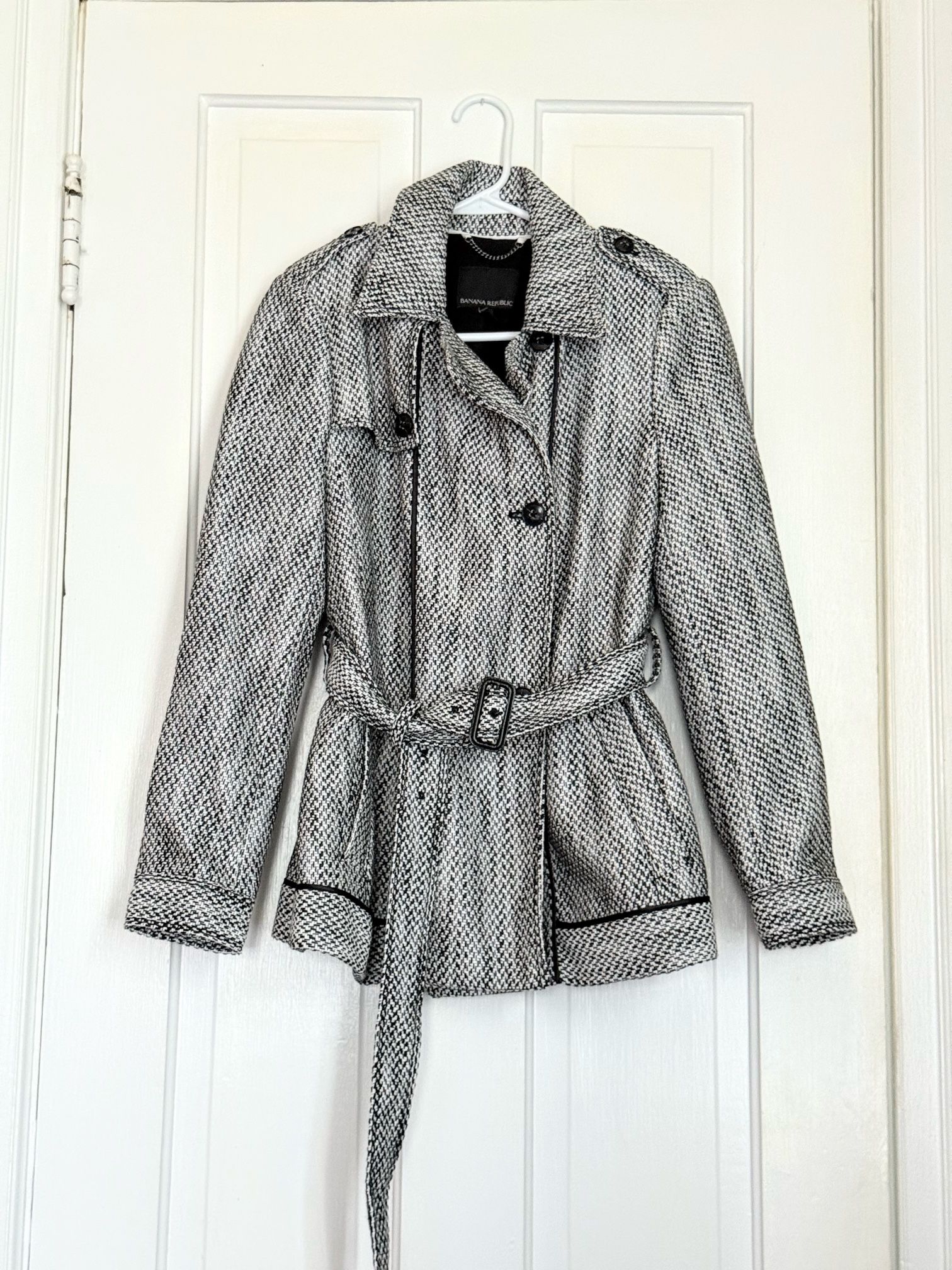 BANANA REPUBLIC BLACK AND WHITE BELTED PEA COAT WOMENS MEDIUM