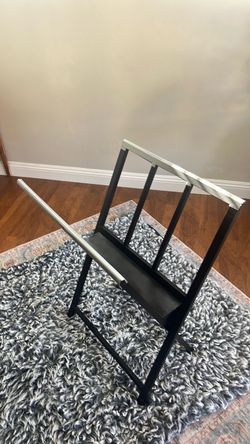 Freestanding Black Metal Quilt / Blanket Display Rack – Multi-Rail Decorative Stand