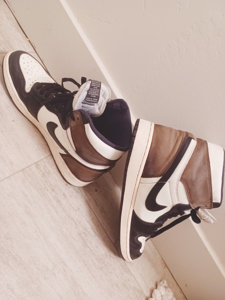 Jordan Air Jordan 1 Retro High OG "Dark Mocha" Leather Sneakers