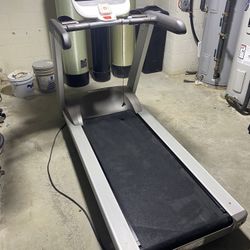 Precor 9.33 Treadmill