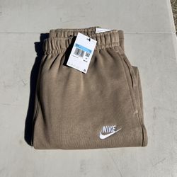 New Men’s Nike Sweat Pants Size Medium 