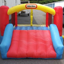 Little Tikes Bounce House  W/ Blower 