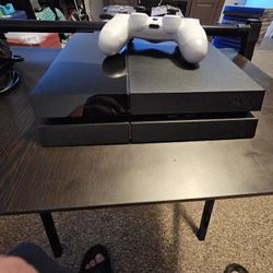 PS4 WITH GAMES 