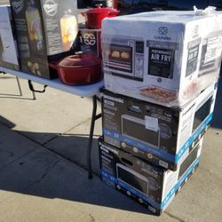 Kitchen Pans Pots Dishes Microwaves Counter Top Oven Air Fryer 