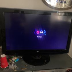 60” Flat LG Flat Screen