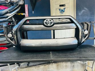 Toyota 4Runner 2014-2018 front bumper Oem