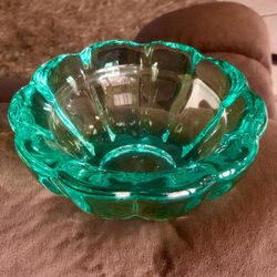 Teal Green Art Glass Bowl rose bowl or vase Heavy no marking smooth bottom 