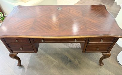 Traditional Wood Executive Desk with Drawers