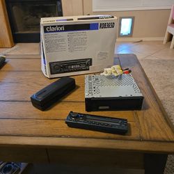 Clarion AM/FM CD Player Car Radio