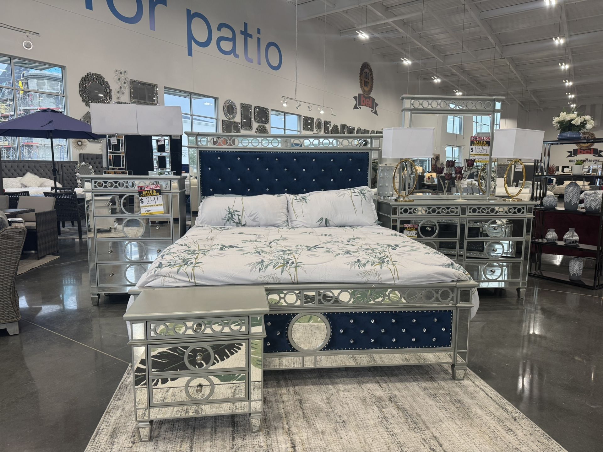 6 PIECE KING BEDROOM SET.