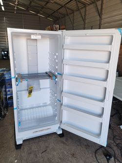 Brand New Whirlpool Fast Freeze 18-cu ft Frost-free Upright Freezer ( White )