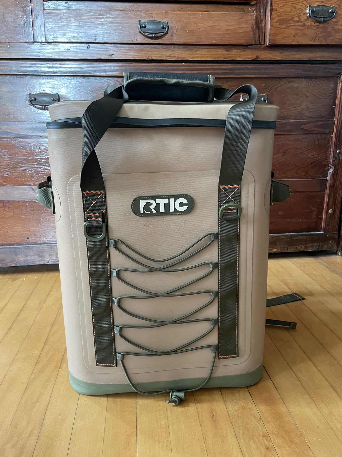 36can RTIC Backpack cooler 