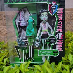 Monster High from 2013 ……..,,I Love Fashion Scarah Screams Doll by Mattel is a collector's item from the popular Monster High
