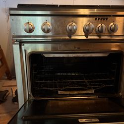 GE Monogram 36" Range and Oven, Propane or NG