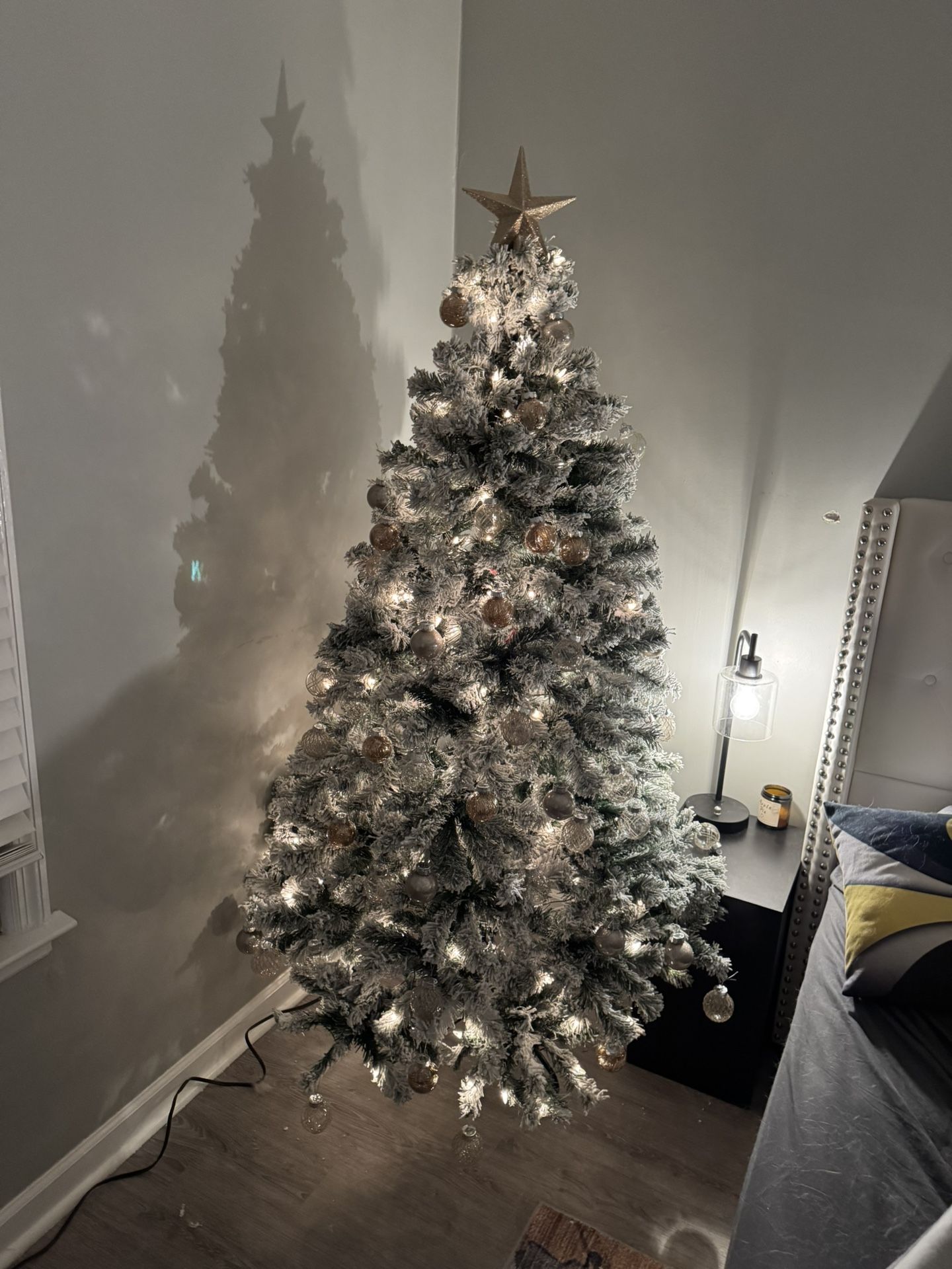 Xmas Trees And Ornaments-prelit