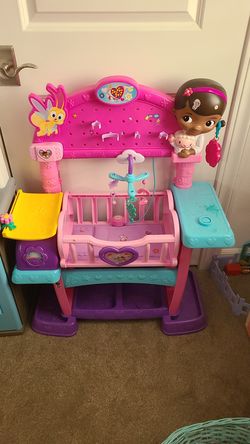 Doc McStuffins Baby All-in-One Nursery