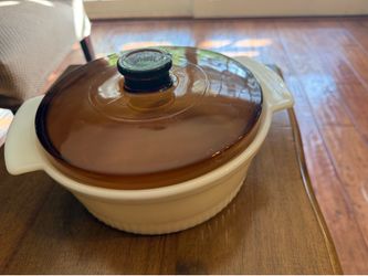 Fire King 1438 Casserole 2 Qt Dish w/ Amber Lid