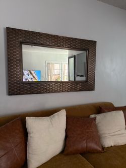 Wall mirror
