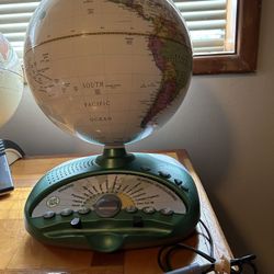 Leapfrog  Educational World Globe. Push a Button and It Explains Where You Are!