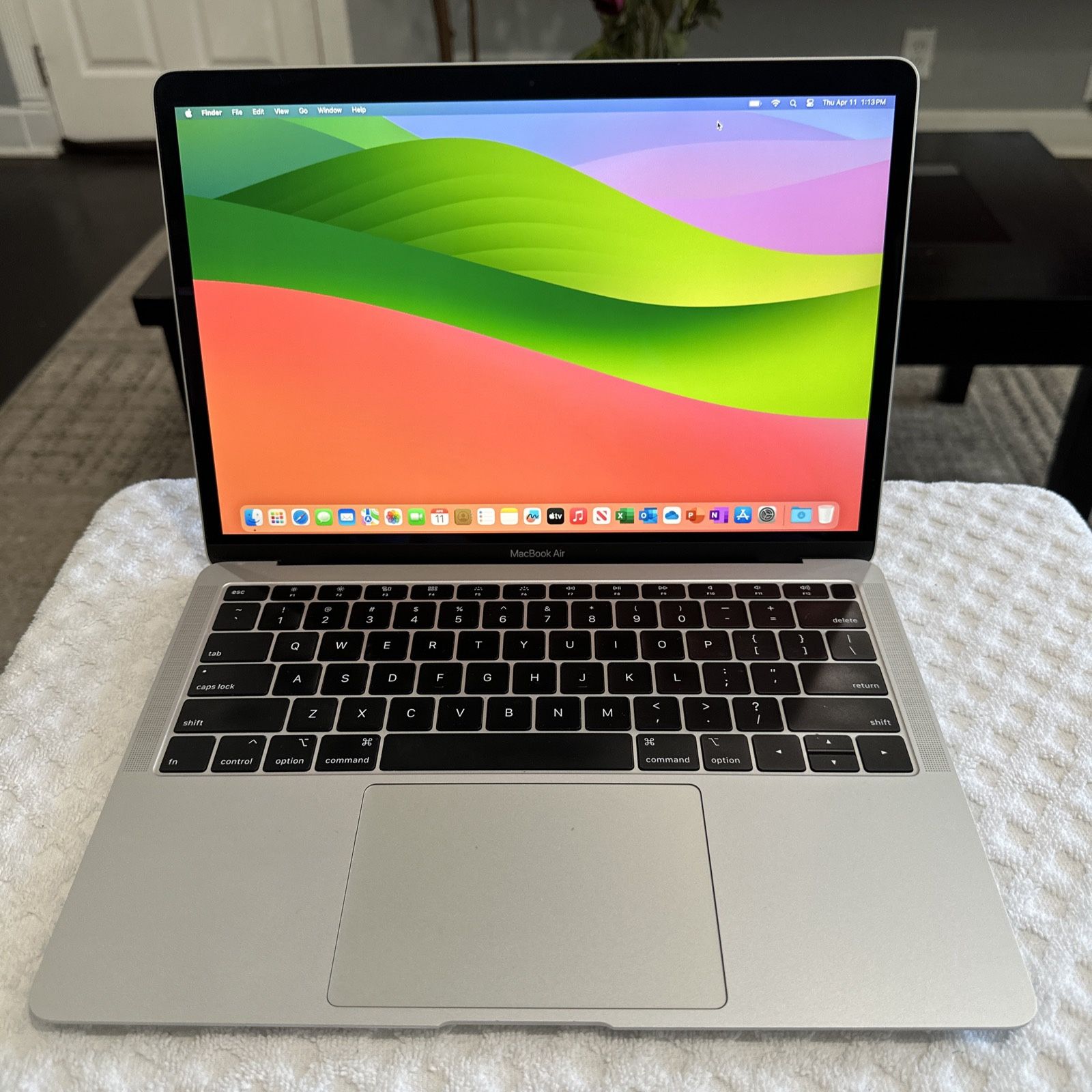 APPLE MACBOOK AIR RETINA 13” 2019 INTEL CORE i5 @ 1.6GHZ 16GB RAM 500GB SSD! LOADED!