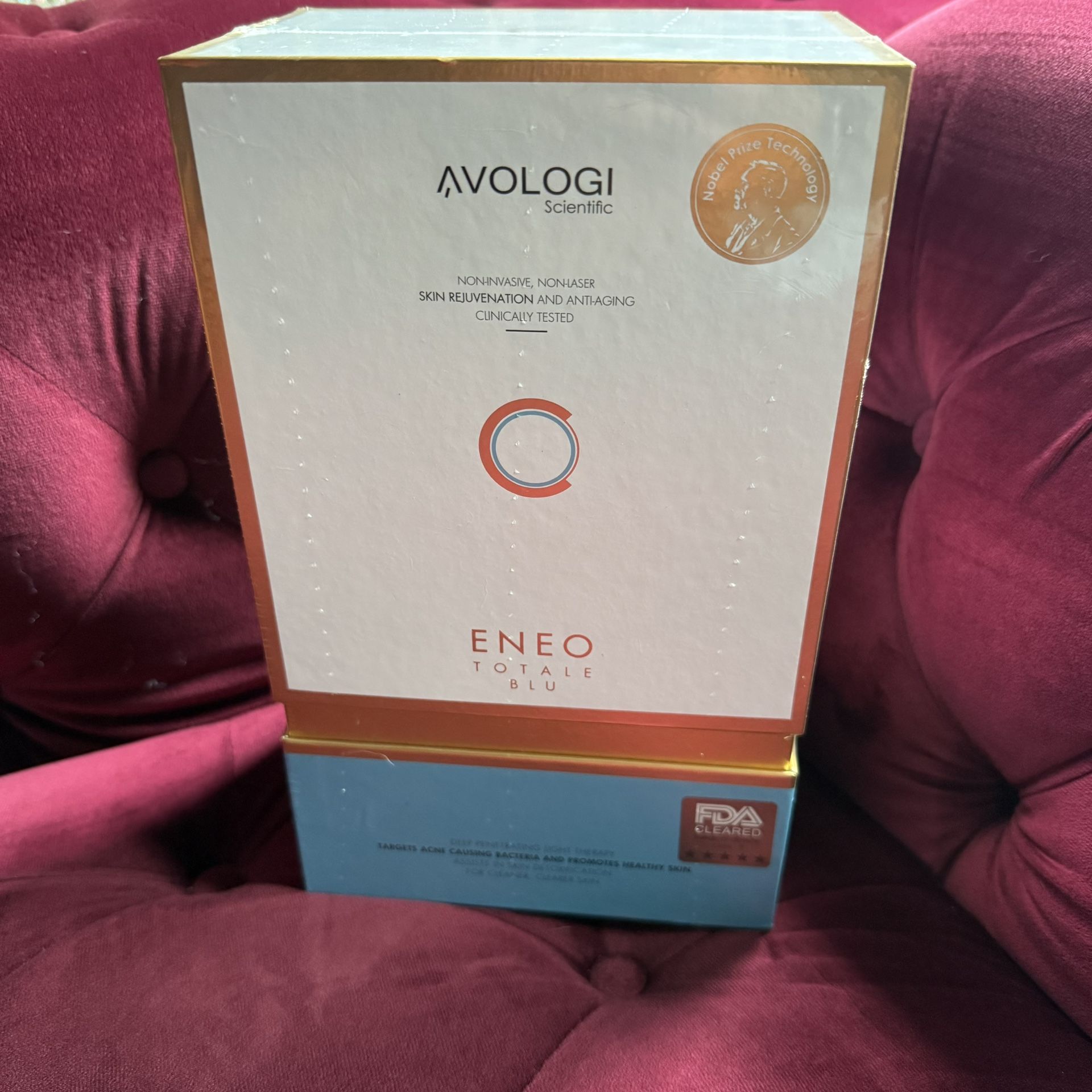 Avologi - Eneo Totale Blu Light Therapy Skincare Device
