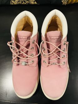 Women’s size 7 pink Timberland boots