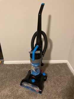 BISSELL PowerForce Helix Bagless Upright Vacuum - Good Condition - Must be picked up by September 15!