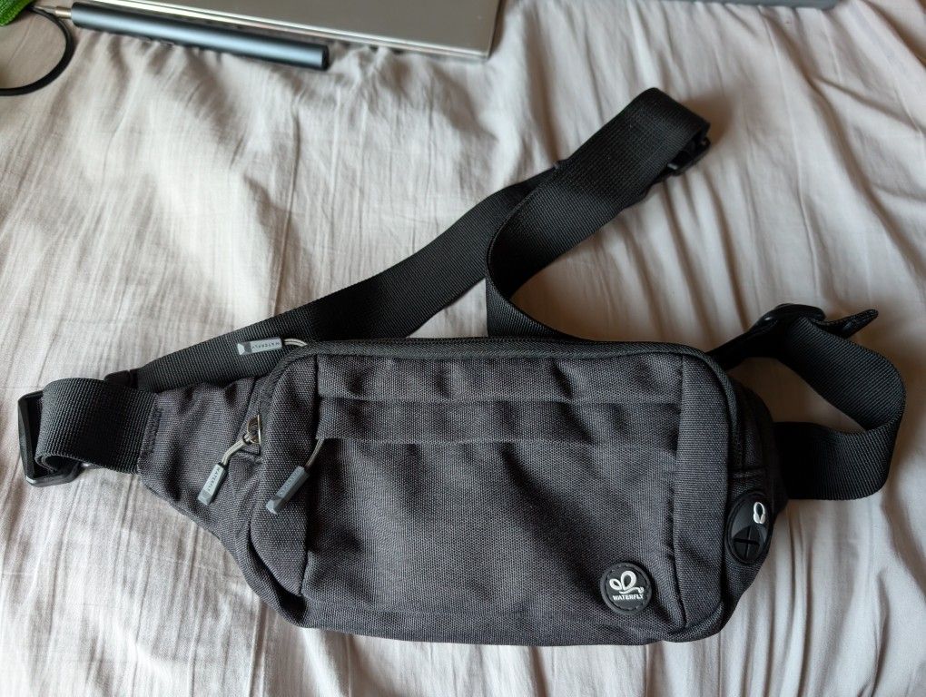 Waterfly Waist Bag / Fanny Pack / Crossbody