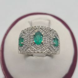 14k Gold Diamond Emerald Ring