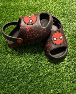 Spider-Man size 8c kid slides used no box