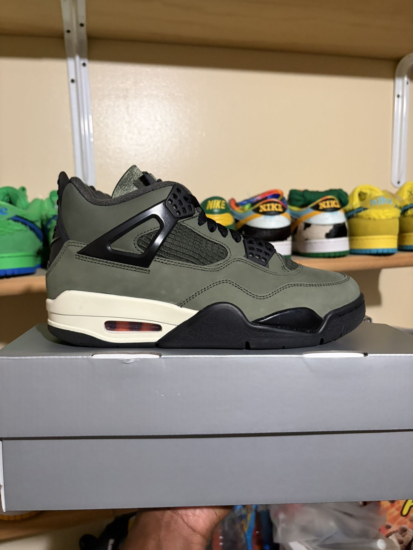 Undefeated Jordan 4 Size: 7.5