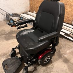Merits Electric Wheelchair 