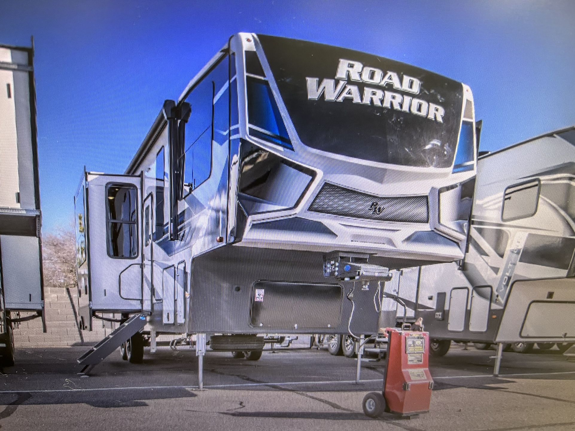 NEW 2022 ROAD WARRIOR 375RW