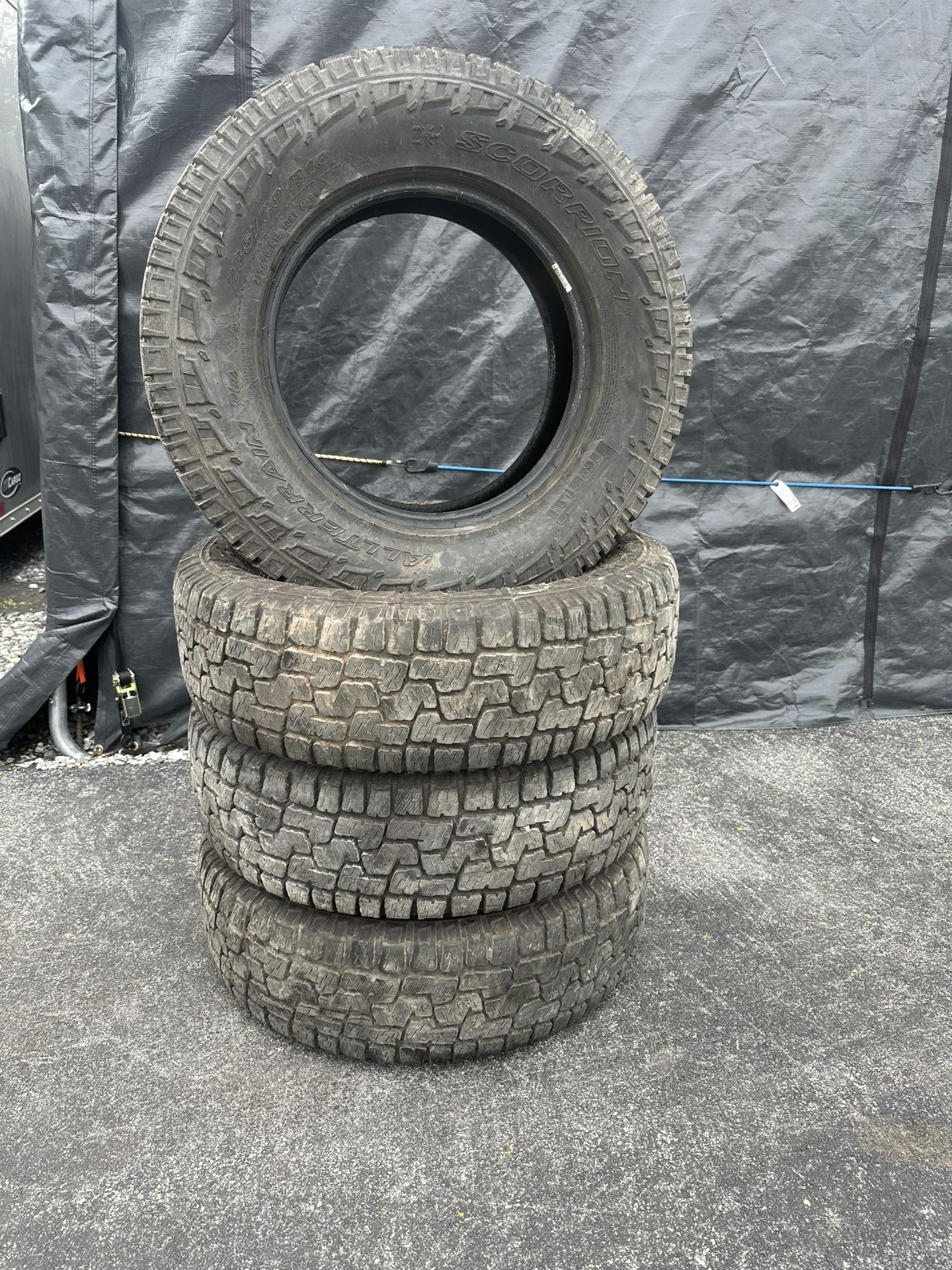 Pirelli Scorpion All Terrain 235/70/16