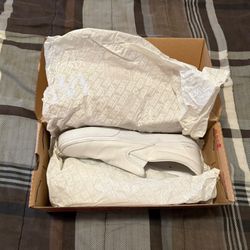 9.5 Mens White Vans Classic Slip On