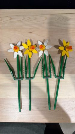 LEGO Daffodils Botanical Flower Set