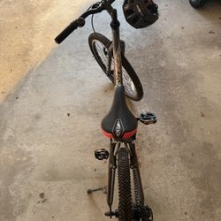 Liv Girls Bike. Like New Condition 