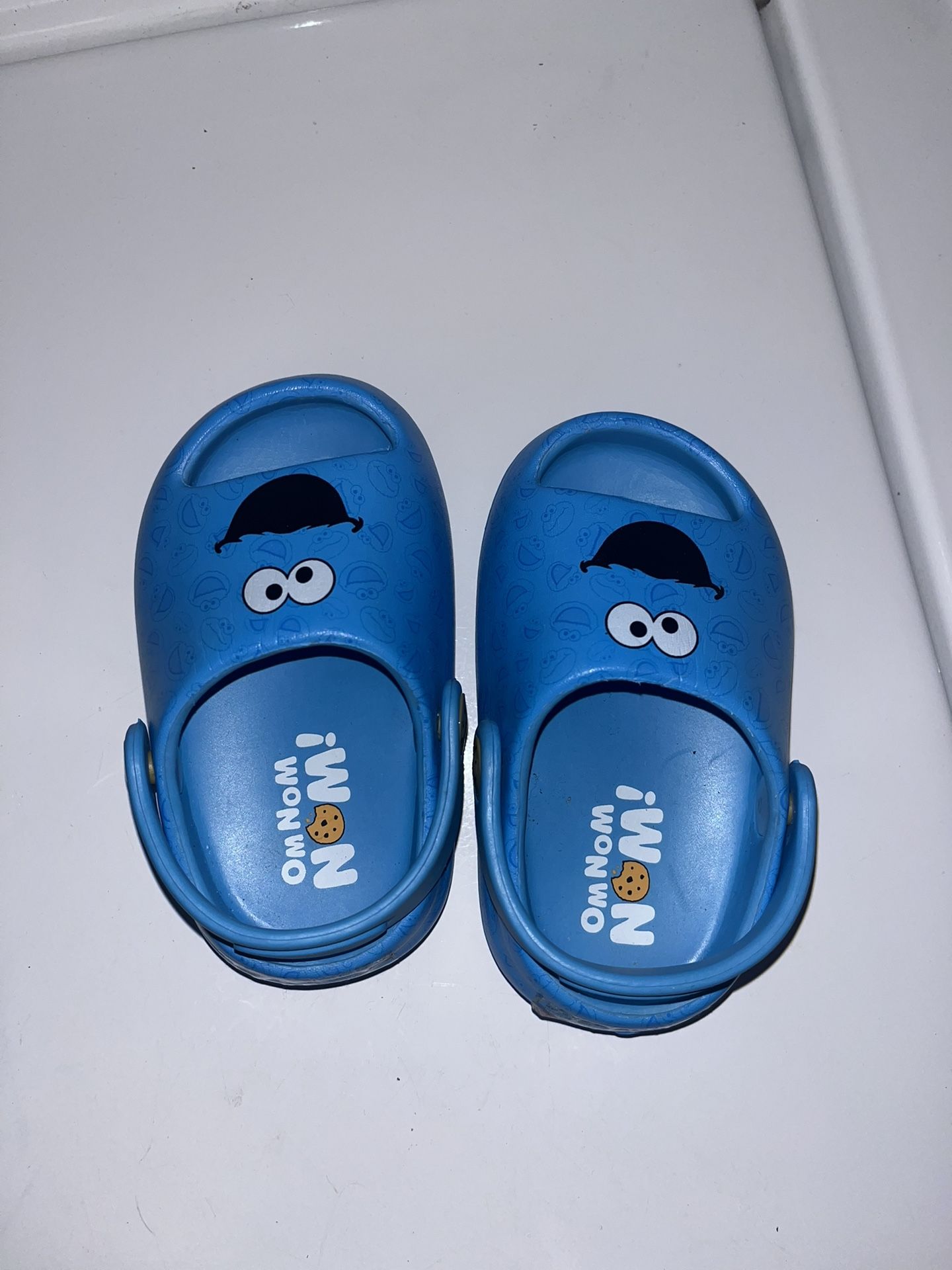 Cookie Monster Toddler – Size 4 – $3 (Firm)
