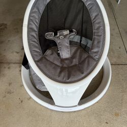 Munchkin Bluetooth Enabled Baby Swing 