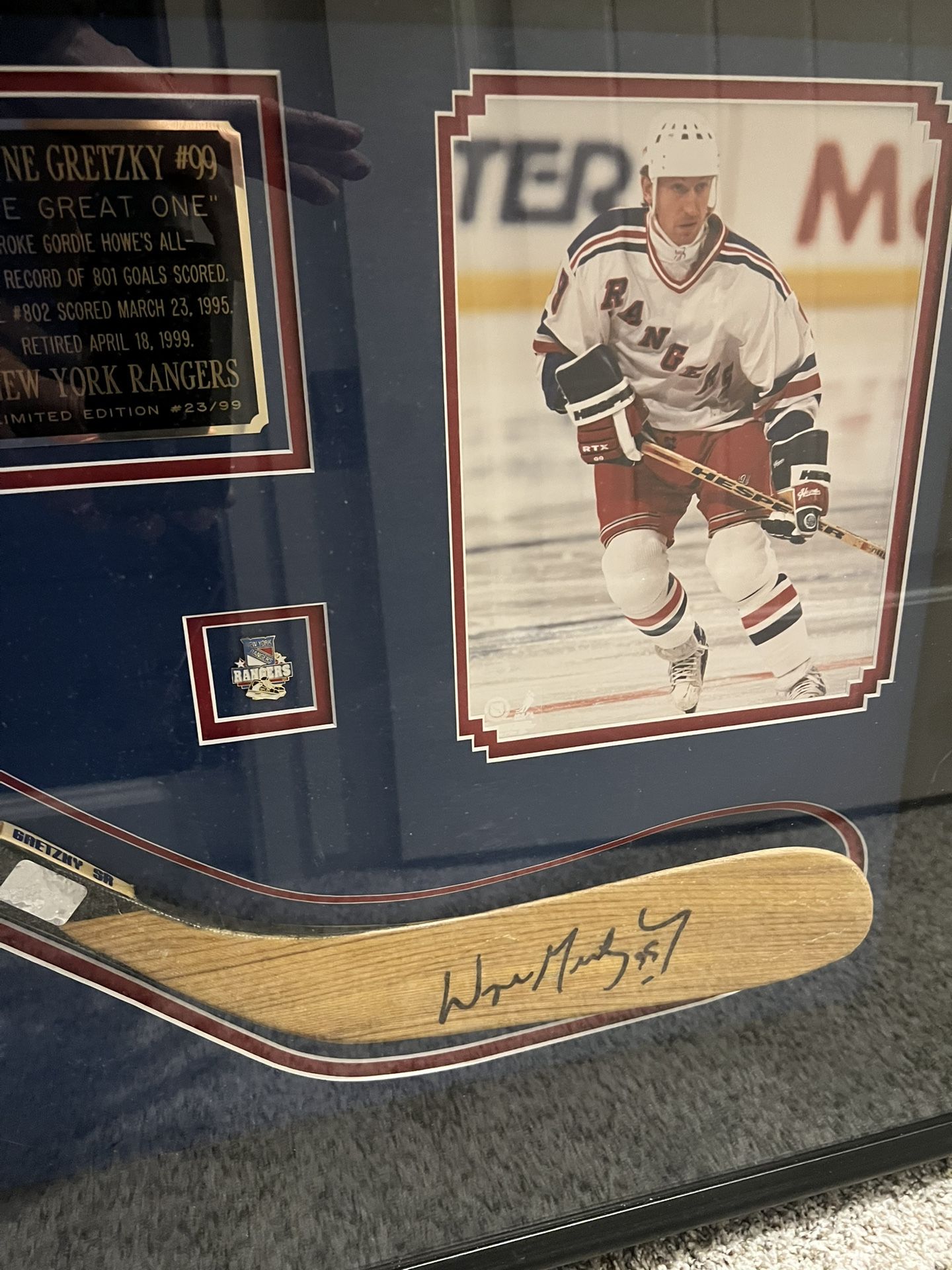 WGA Wayne Gretzky Autographed Signed Hockey Stick Shadow Box